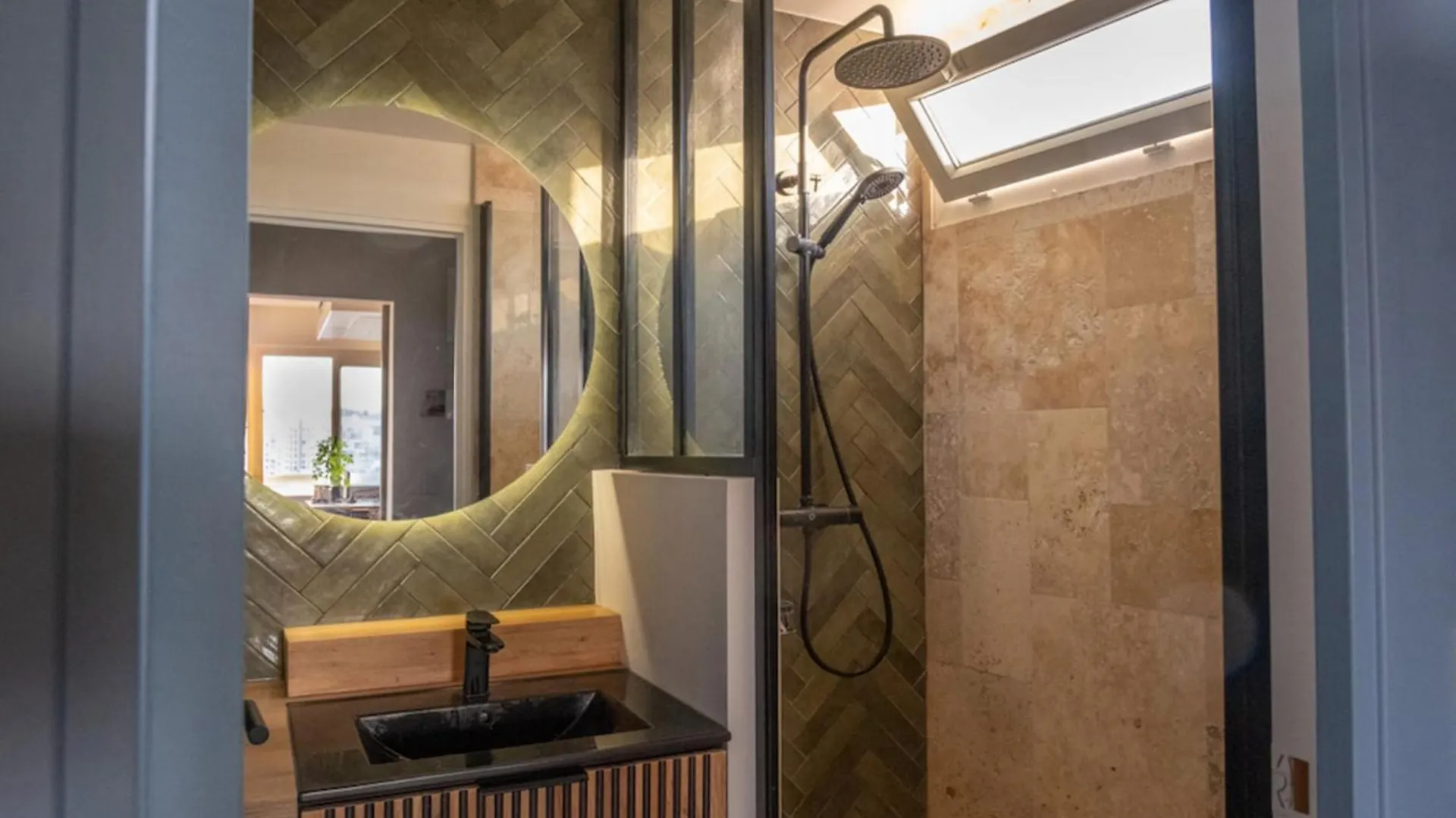 Loft With Balcony Near La Villette Paris França