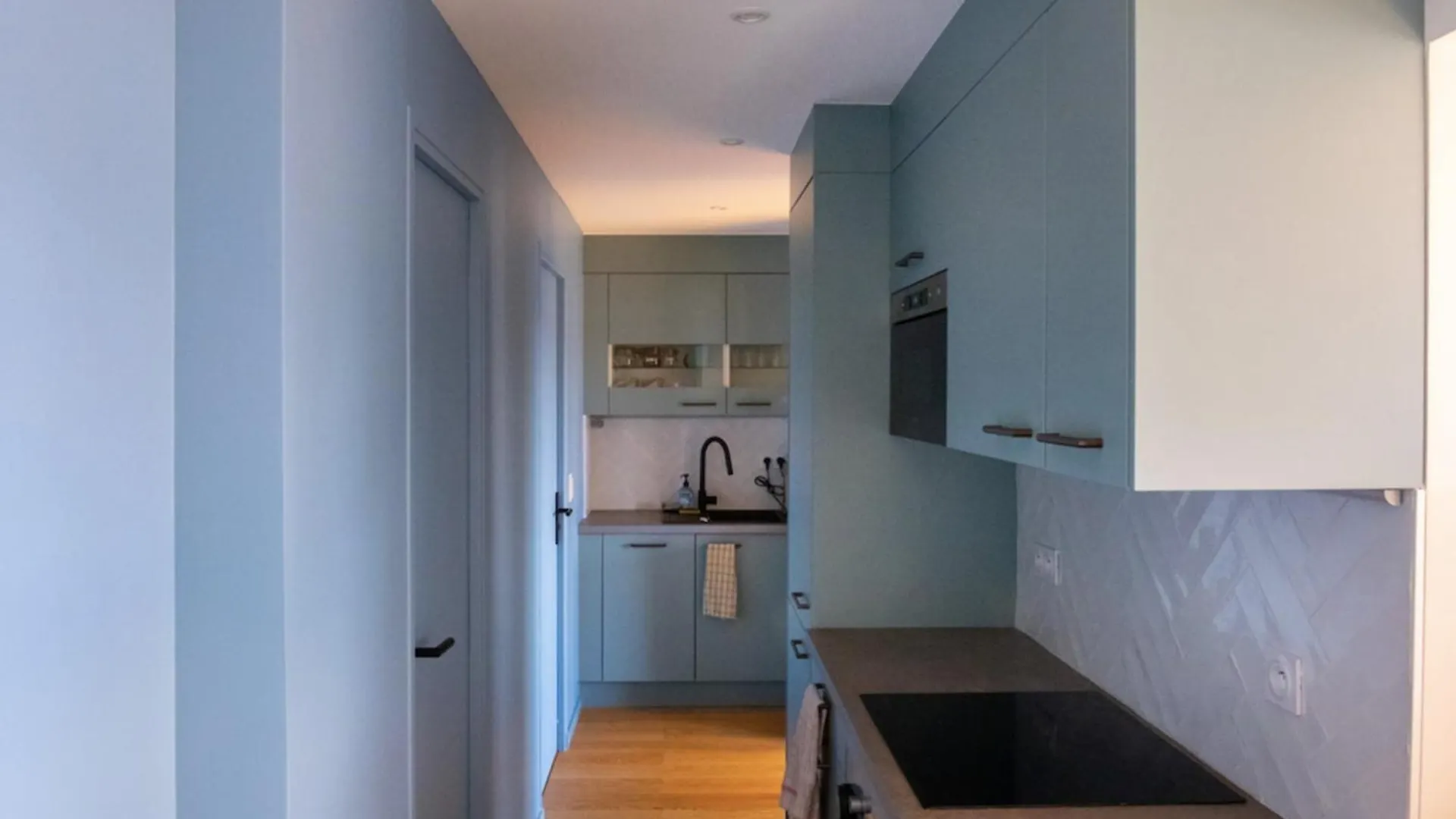 Loft With Balcony Near La Villette Paris